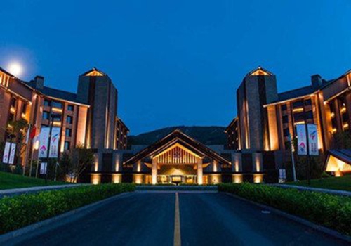 突击探访多家酒店,问题现场督促整改